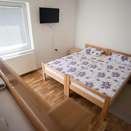 Hostel Larisa Banja Luka Zewnętrze zdjęcie