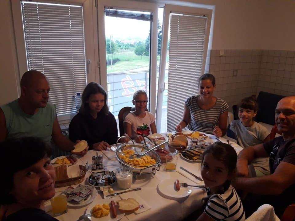 Hostel Larisa Banja Luka Zewnętrze zdjęcie