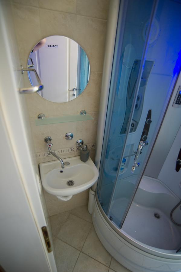 Hostel Larisa Banja Luka Zewnętrze zdjęcie