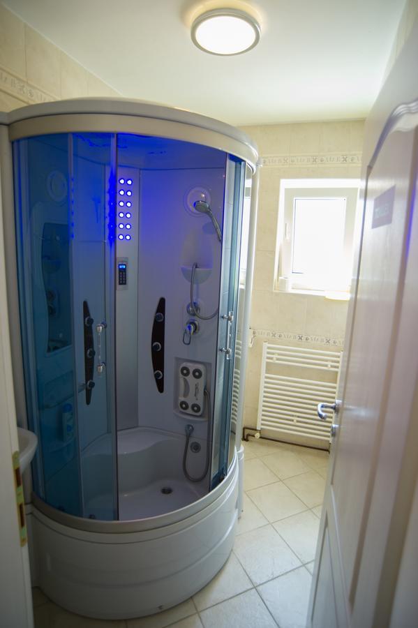 Hostel Larisa Banja Luka Zewnętrze zdjęcie