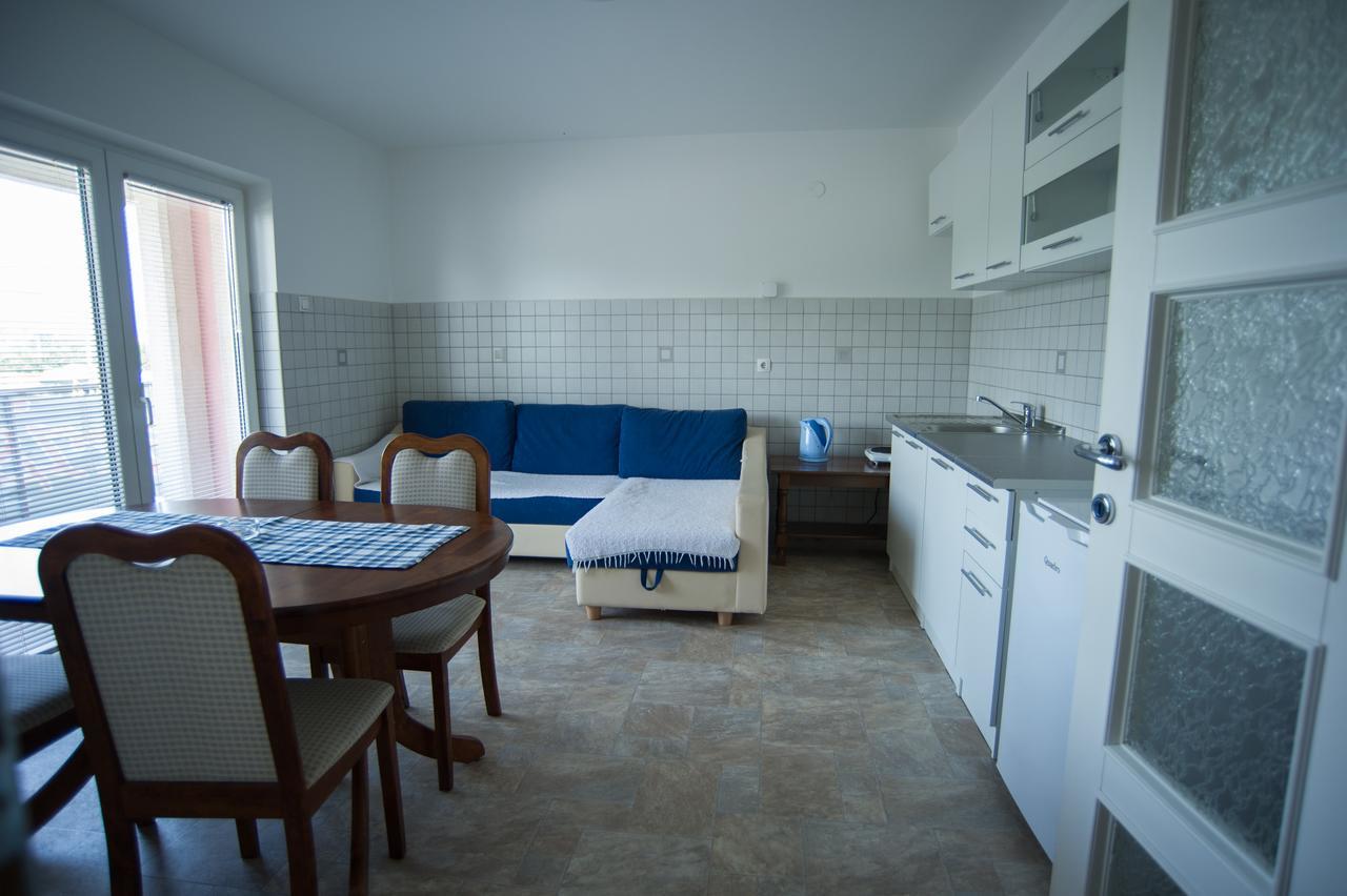 Hostel Larisa Banja Luka Zewnętrze zdjęcie