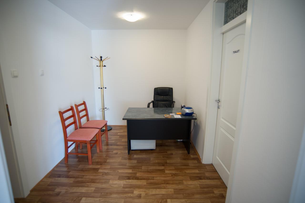 Hostel Larisa Banja Luka Zewnętrze zdjęcie