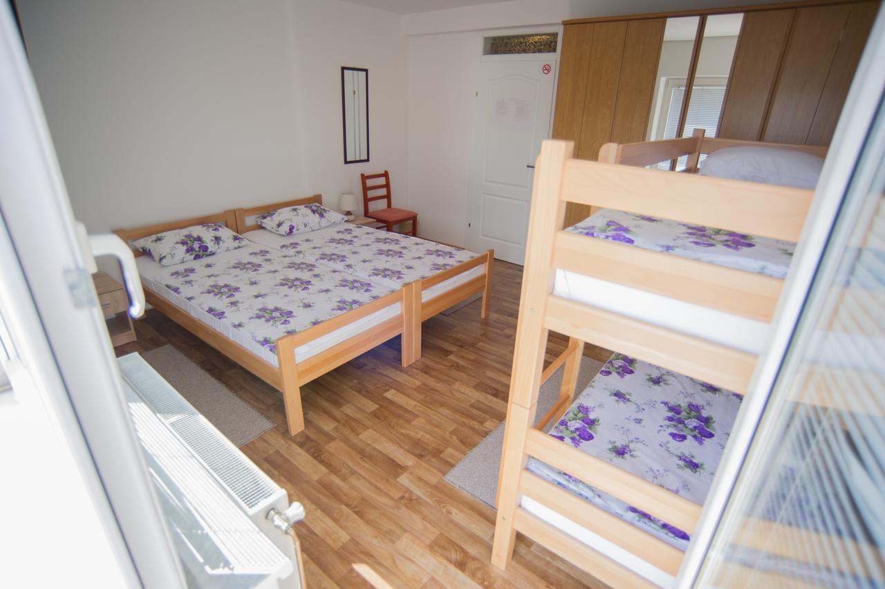 Hostel Larisa Banja Luka Zewnętrze zdjęcie