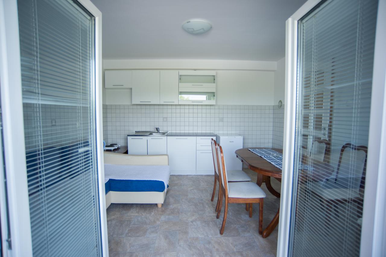 Hostel Larisa Banja Luka Zewnętrze zdjęcie