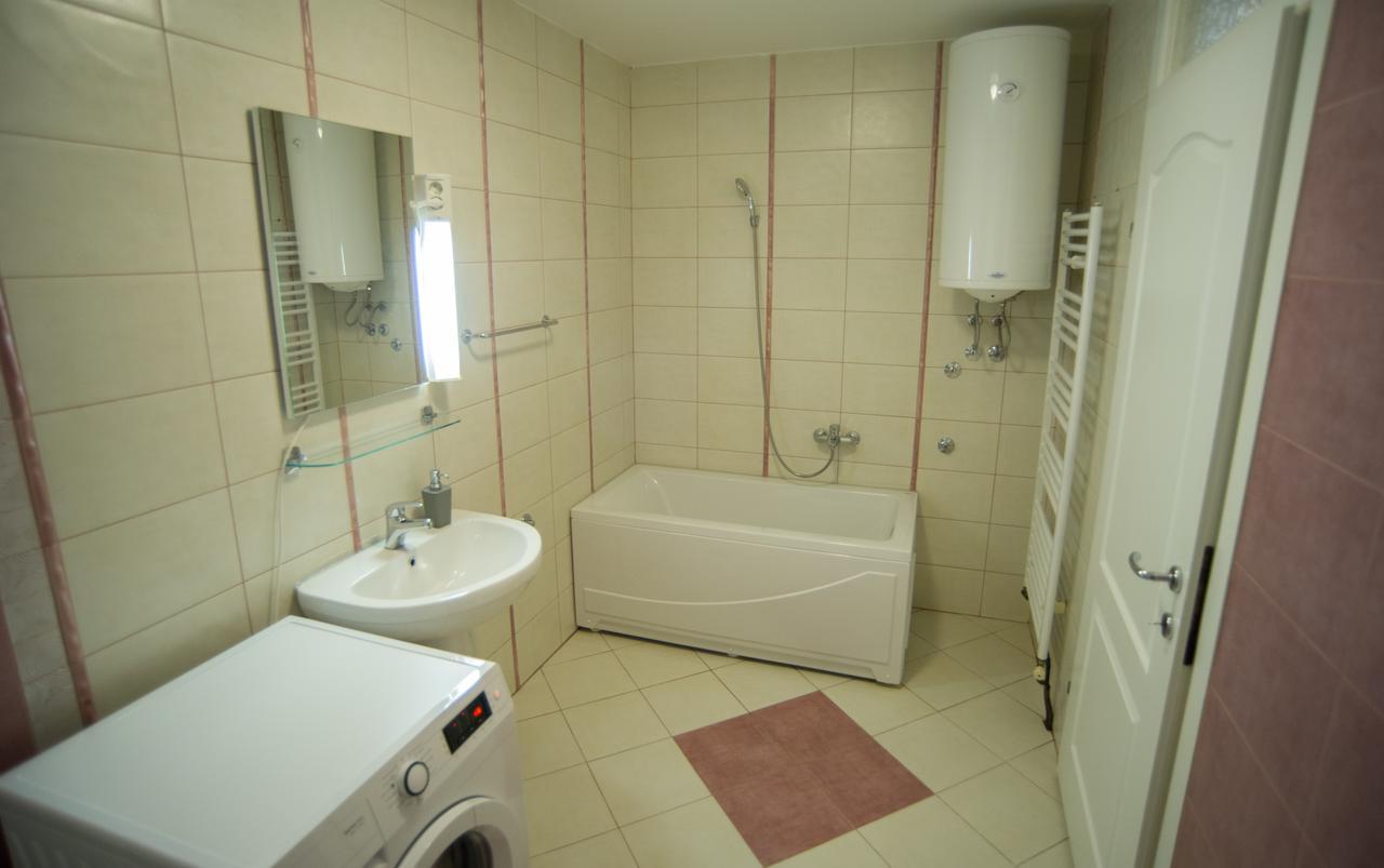 Hostel Larisa Banja Luka Zewnętrze zdjęcie
